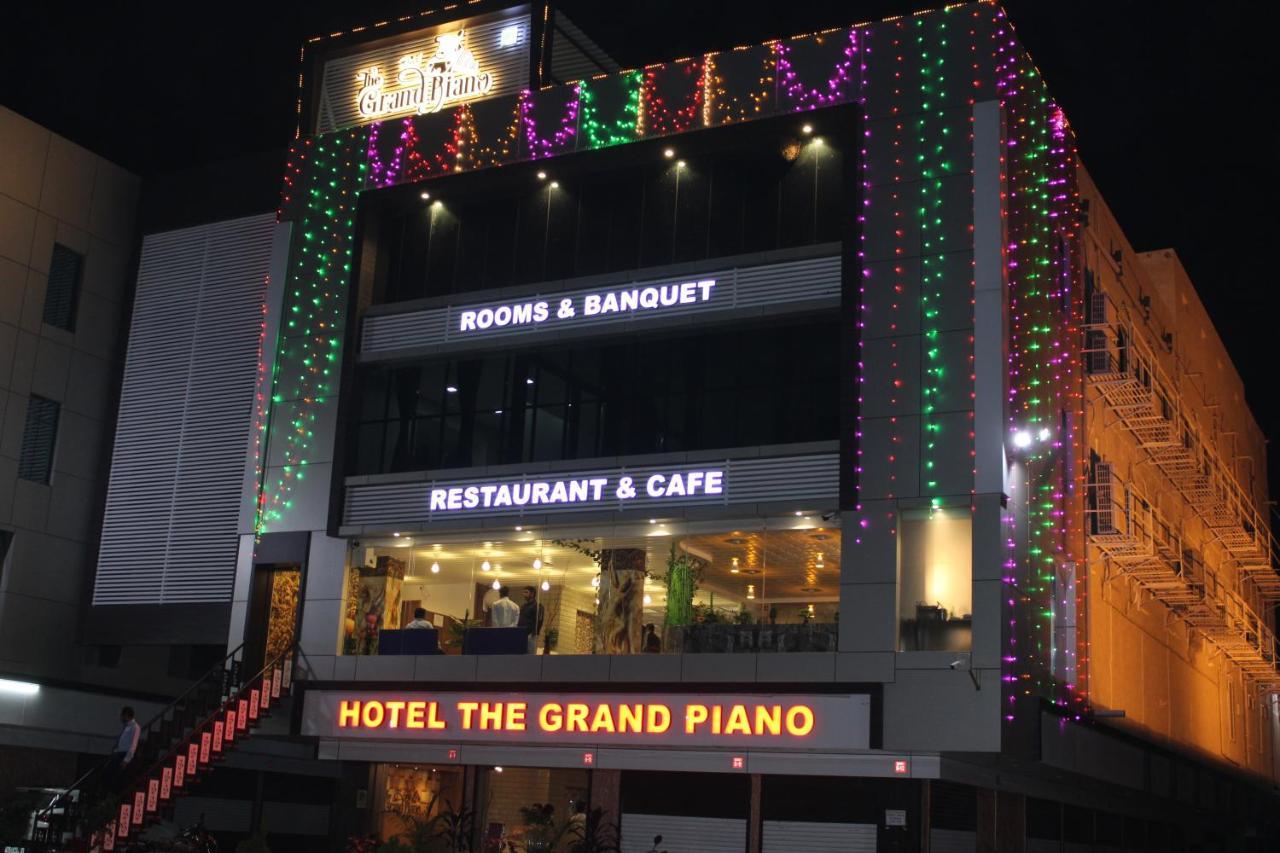 Hotel The Grand Piano - Best Business Hotel In Patan Exteriér fotografie