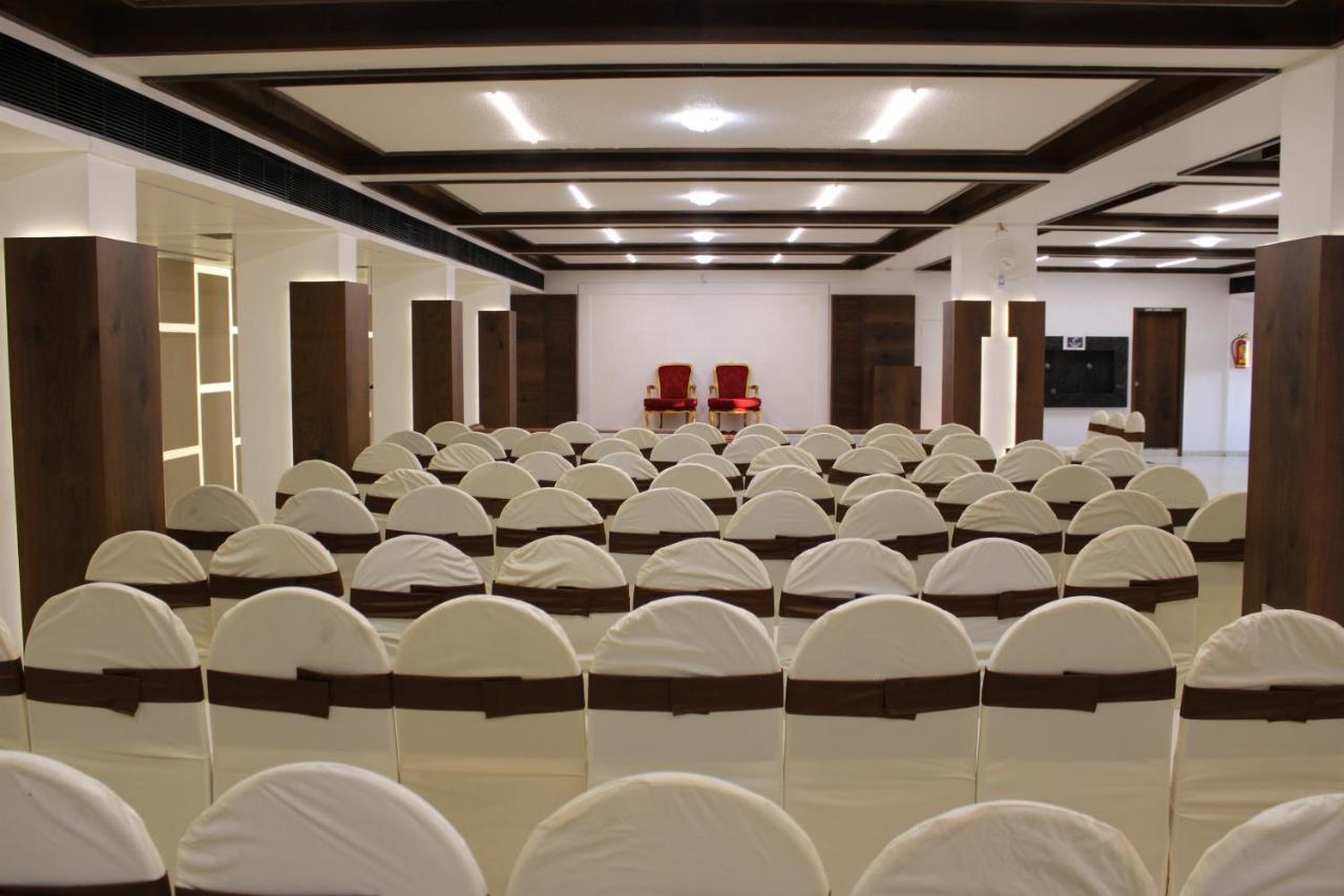 Hotel The Grand Piano - Best Business Hotel In Patan Exteriér fotografie