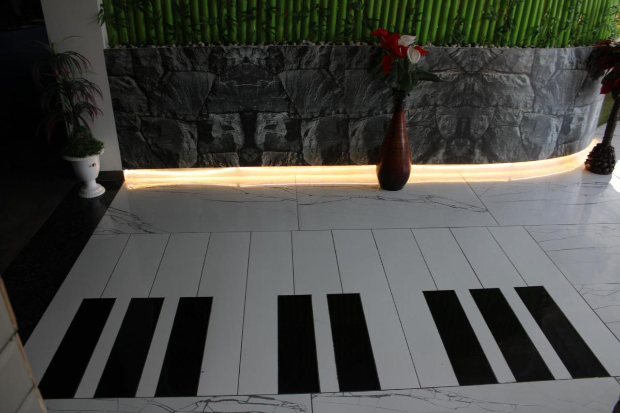 Hotel The Grand Piano - Best Business Hotel In Patan Exteriér fotografie