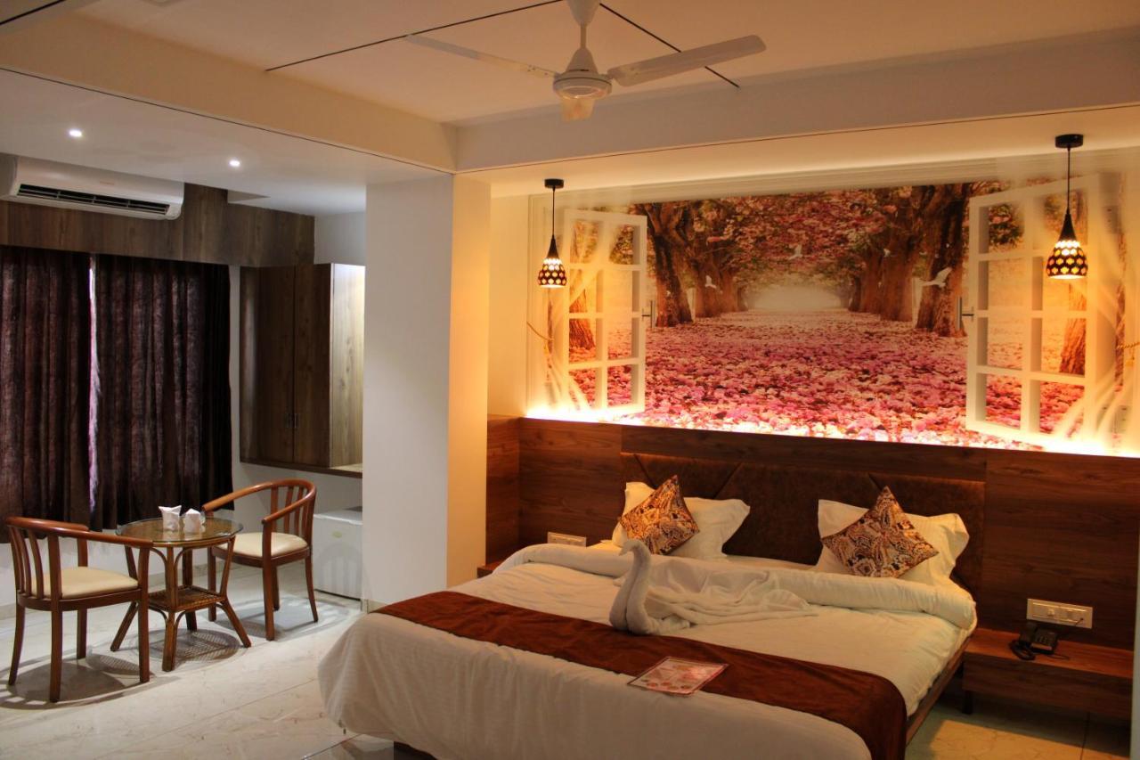 Hotel The Grand Piano - Best Business Hotel In Patan Exteriér fotografie
