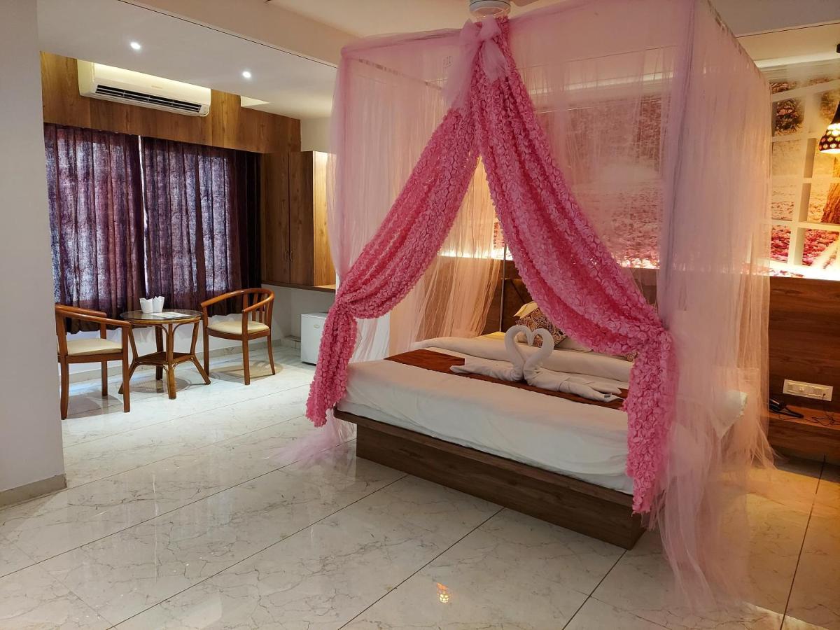 Hotel The Grand Piano - Best Business Hotel In Patan Exteriér fotografie