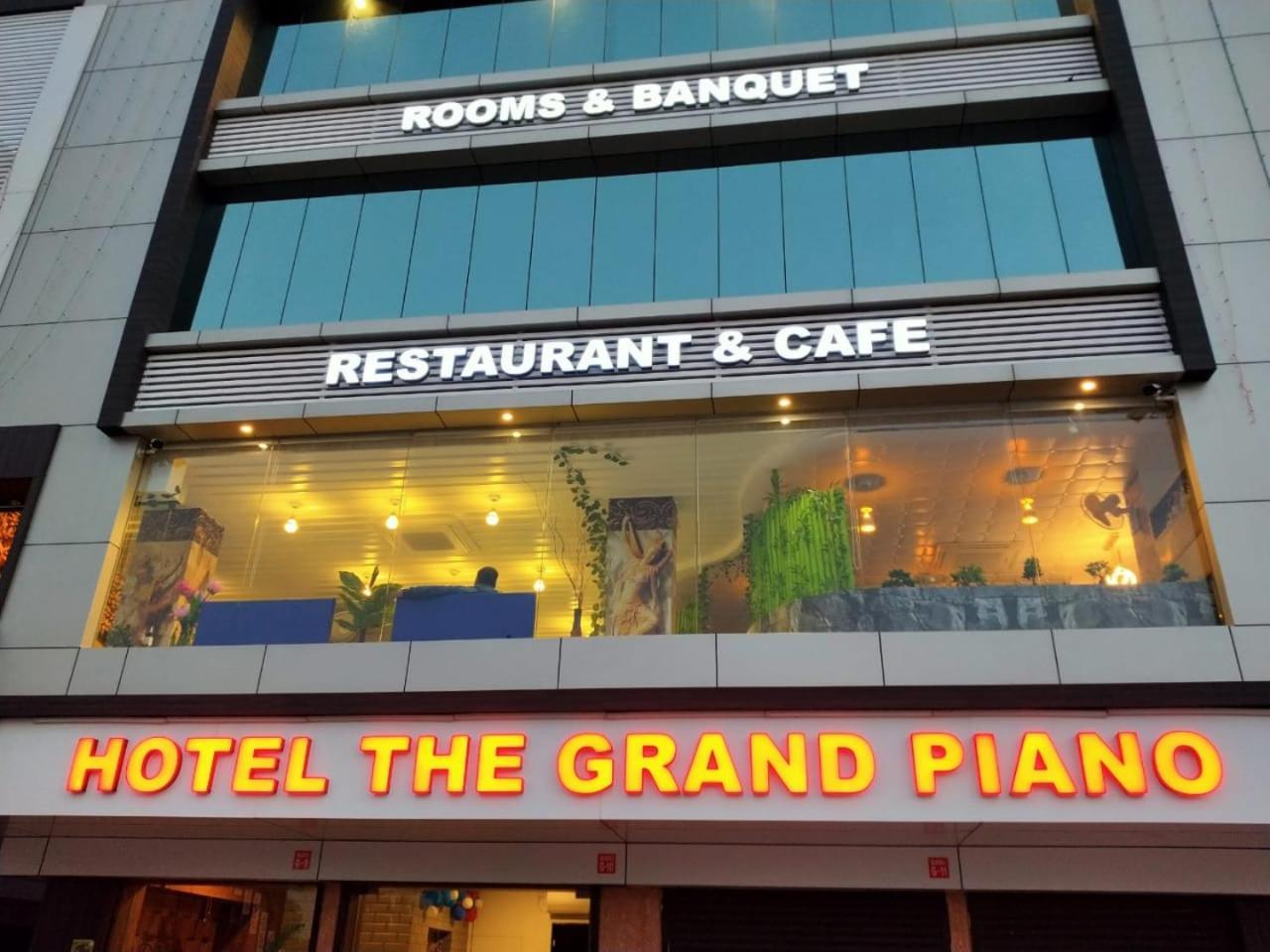 Hotel The Grand Piano - Best Business Hotel In Patan Exteriér fotografie