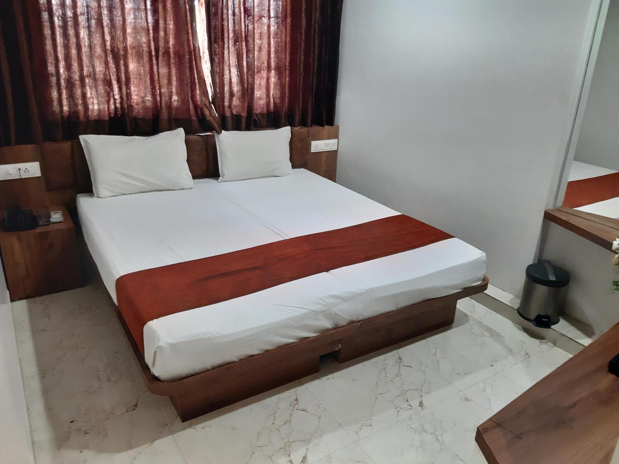 Hotel The Grand Piano - Best Business Hotel In Patan Exteriér fotografie